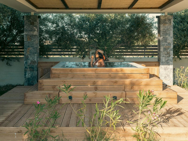 Malena Hotel & Suites