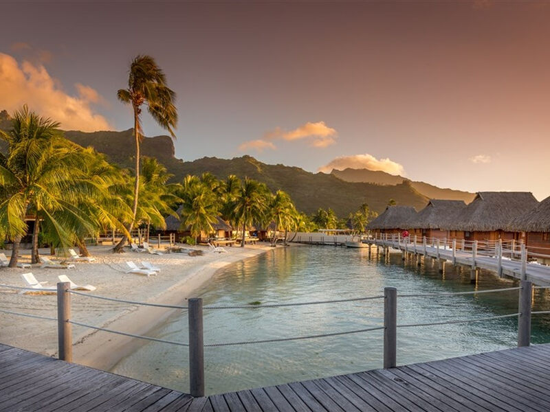Manava Beach Resort & Spa