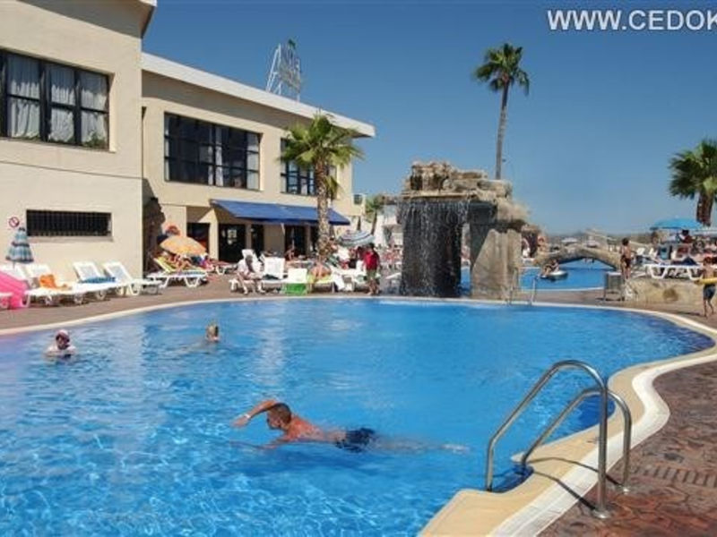 Marconfort Beach Club