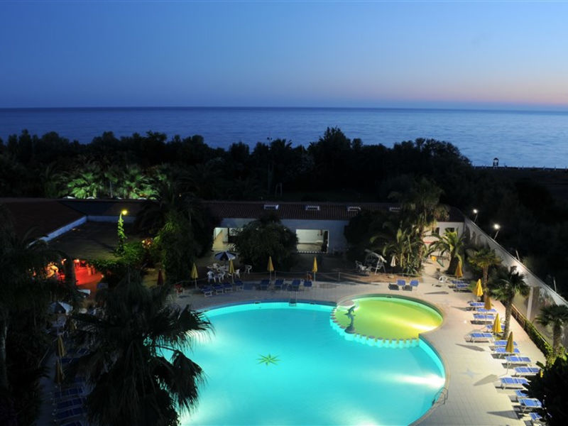 Marina Club