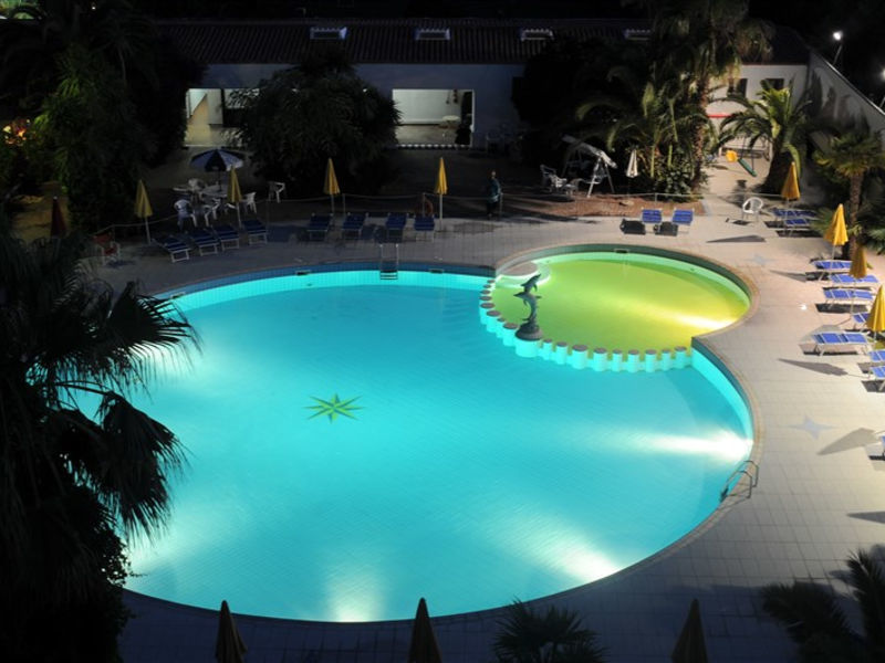 Marina Club