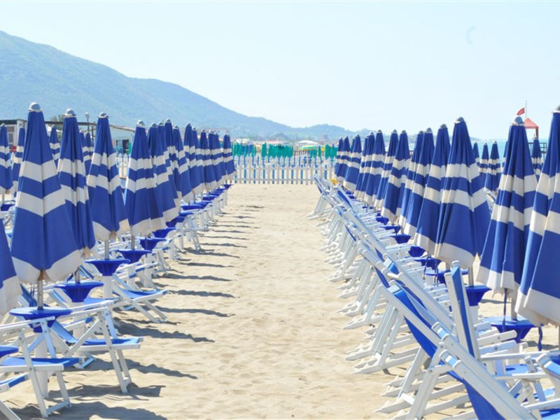 Marina Club
