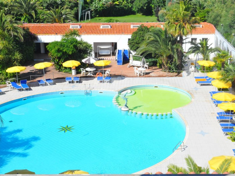 Marina Club