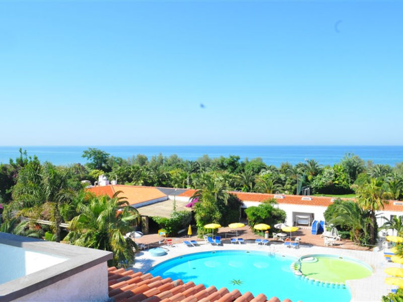 Marina Club