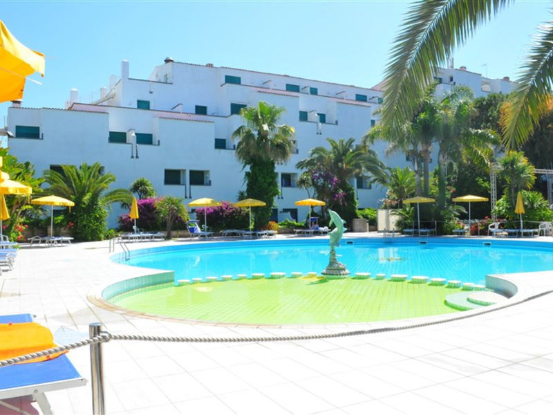 Marina Club