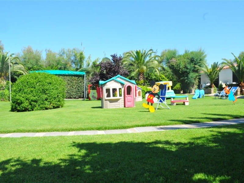 Marina Club