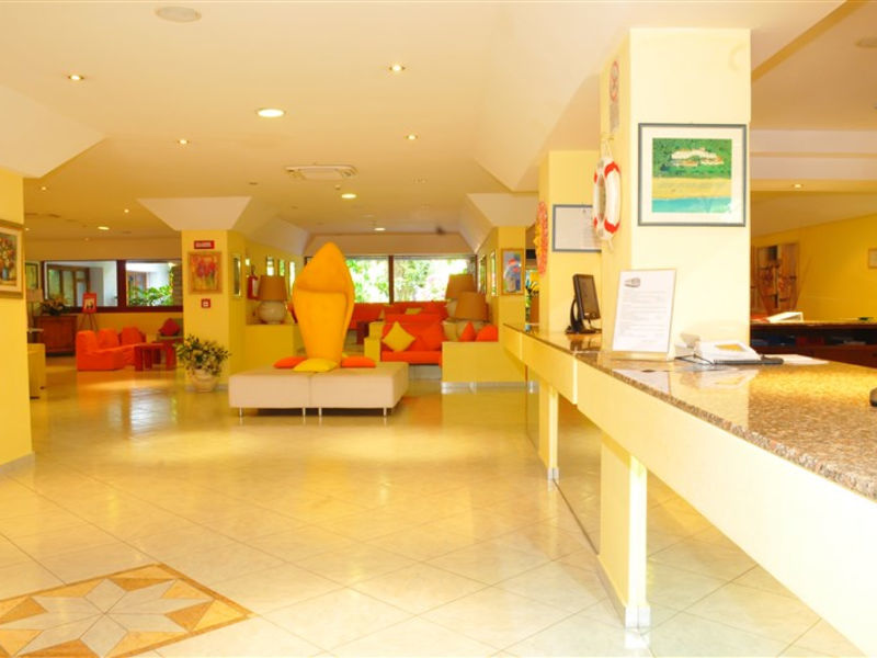 Marina Club