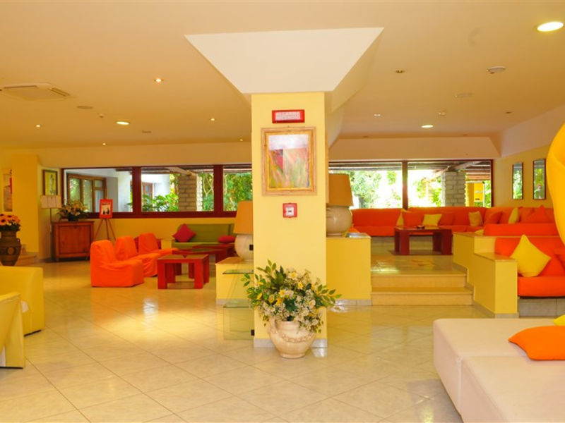 Marina Club
