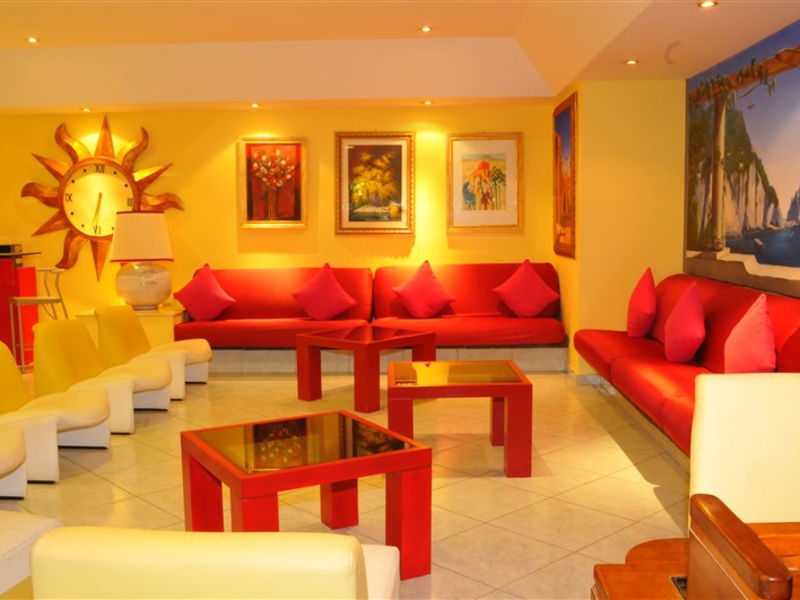 Marina Club