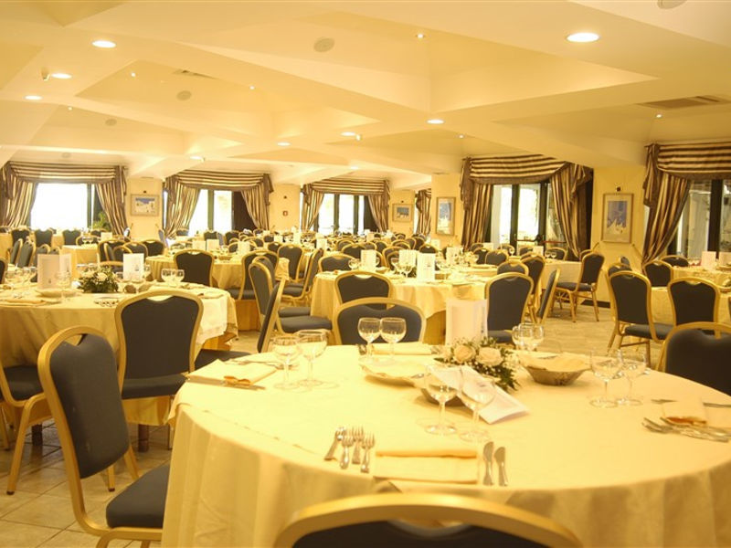 Marina Club