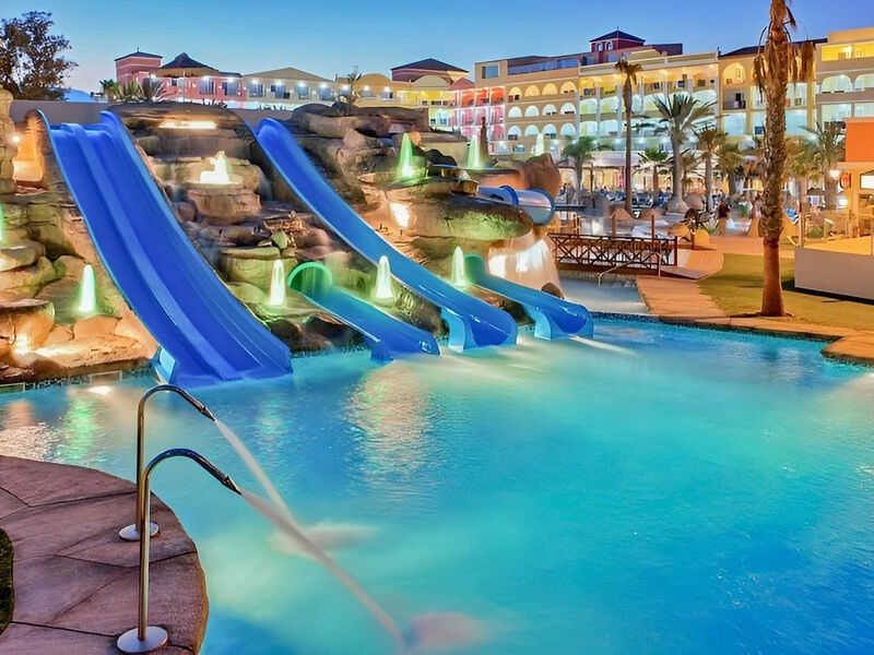 Mediterraneo Bay