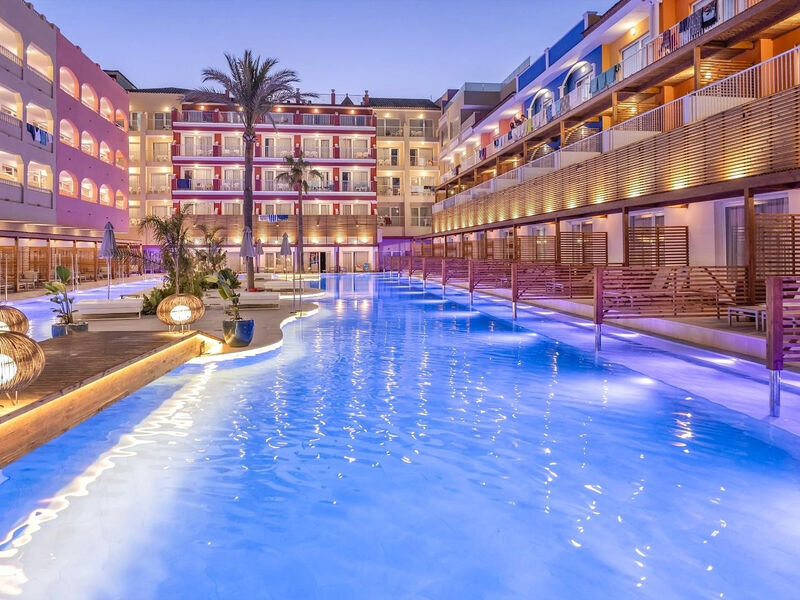 Mediterraneo Bay