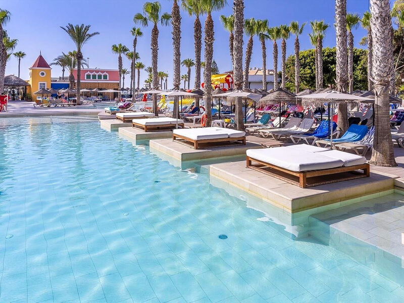 Mediterraneo Bay