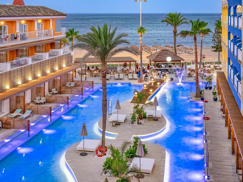 Mediterraneo Bay