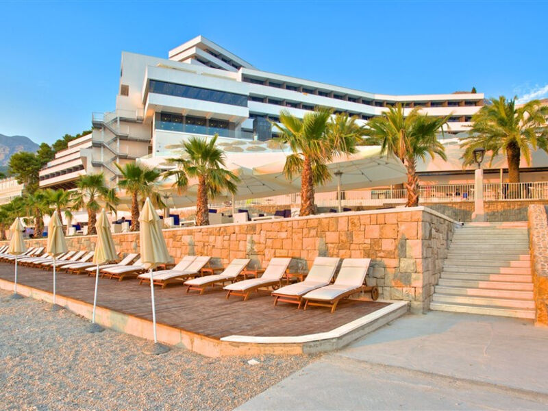 Medora Auri Family Beach Resort