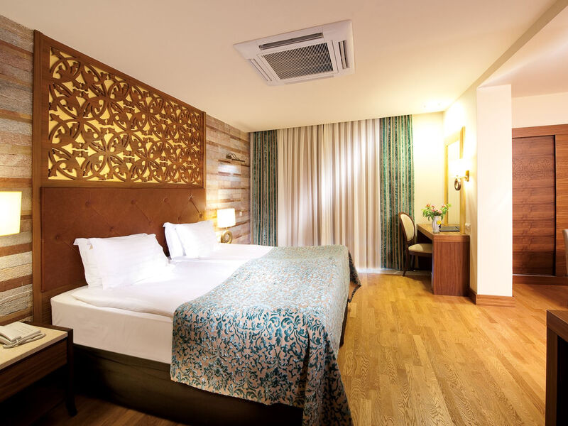 Melas Lara Resort
