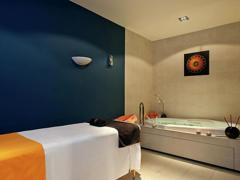 Melia Tortuga Resort & Spa