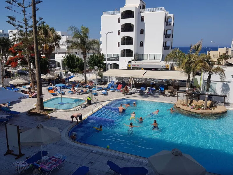Melini Hotel Suites