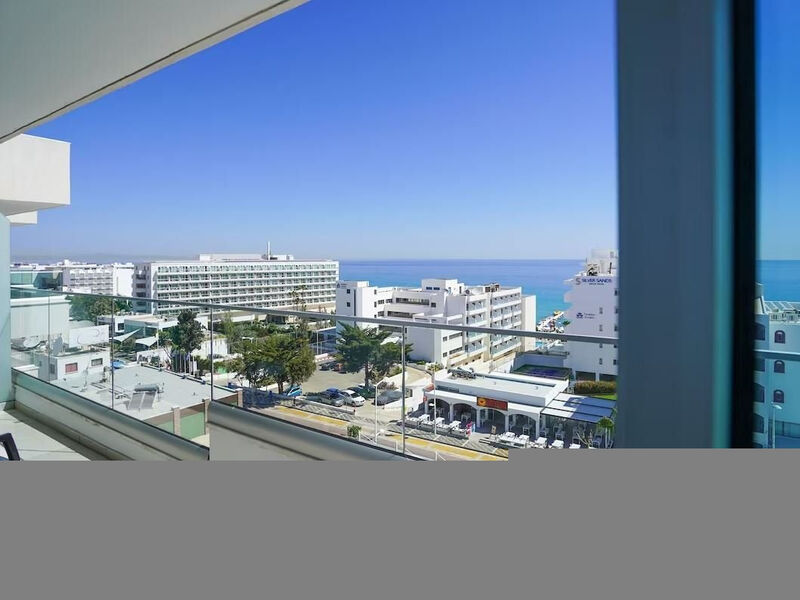 Melini Hotel Suites