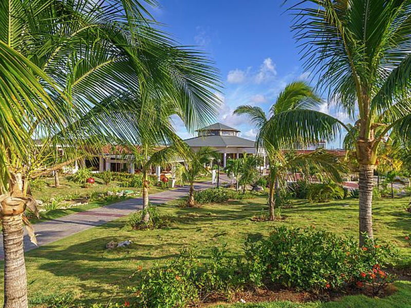Memories Flamenco Beach Resort
