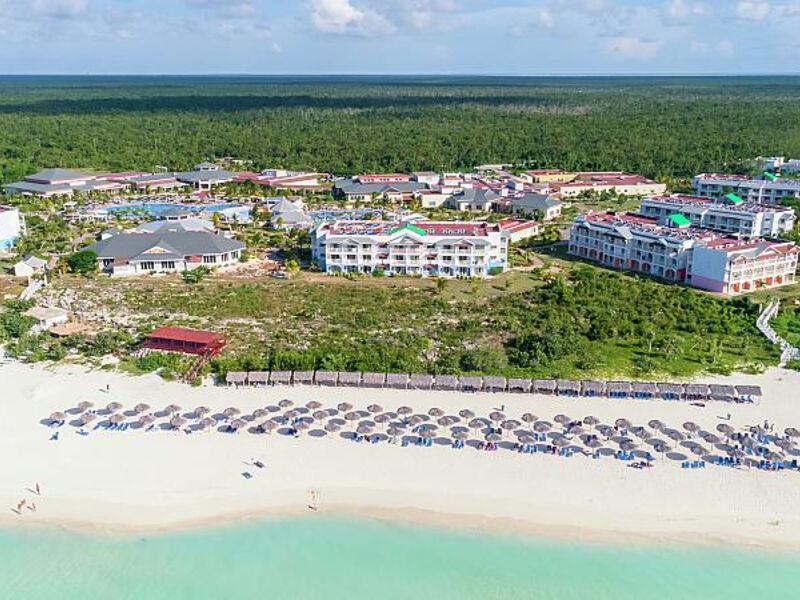 Memories Flamenco Beach Resort