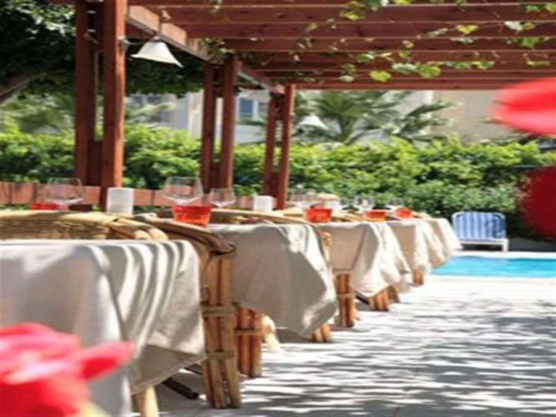 Meni Beach