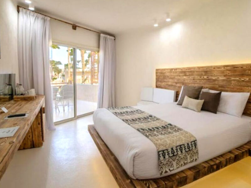 Meraki Resort