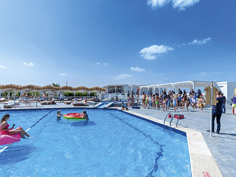 Meraki Resort