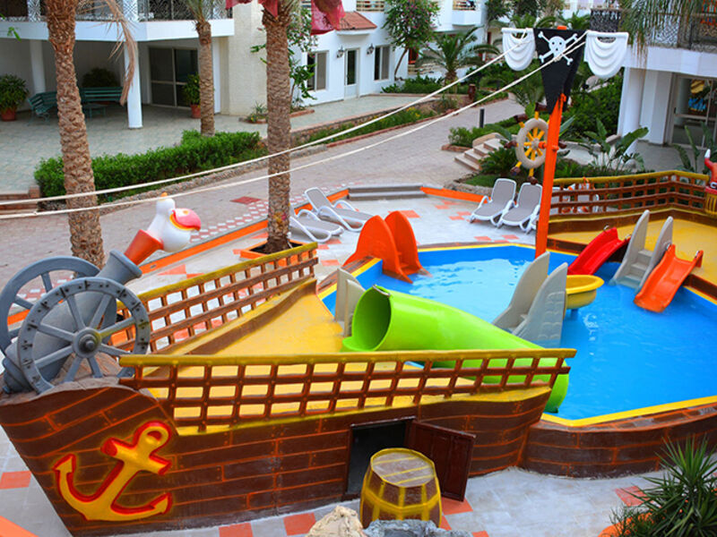 Minamark Beach Resort