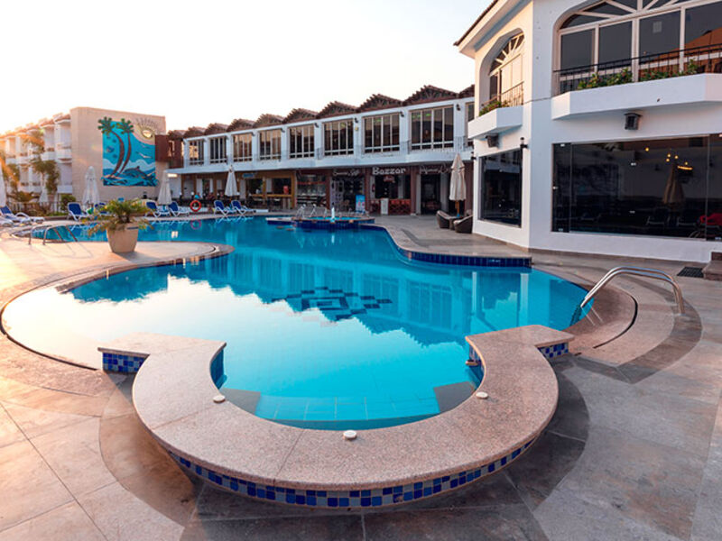Minamark Beach Resort