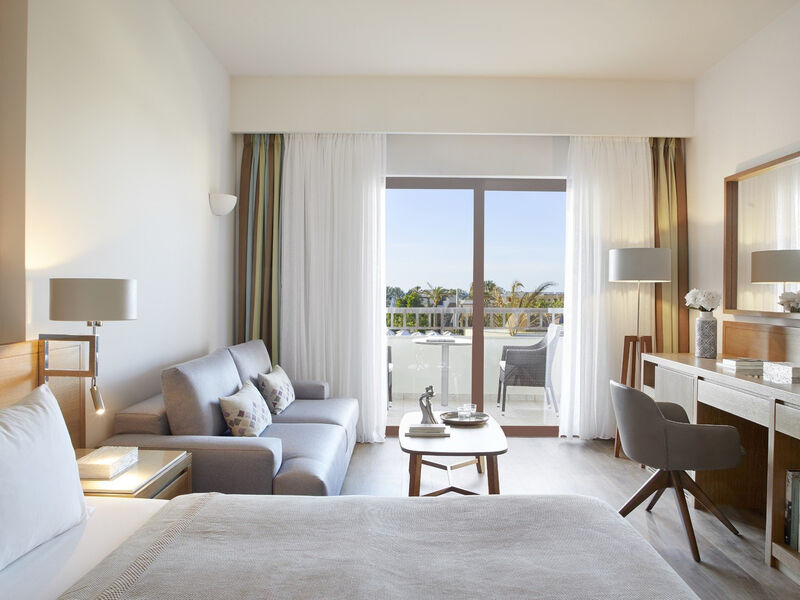 Minoa Palace Resort & Spa