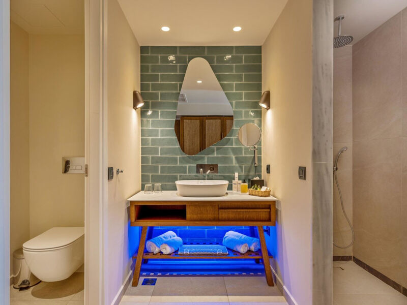 Minos Ambassador Suite Hotel & Spa