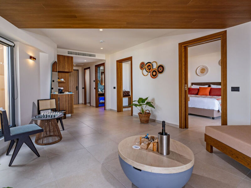 Minos Ambassador Suite Hotel & Spa