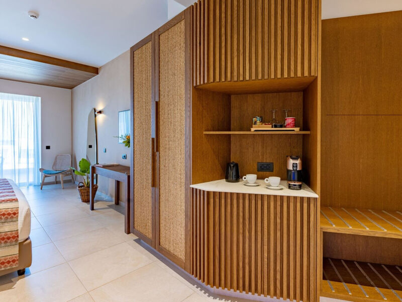 Minos Ambassador Suite Hotel & Spa