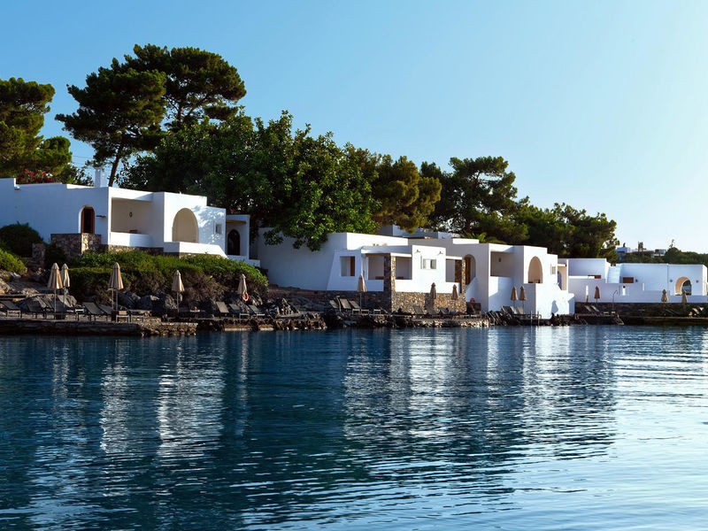 Minos Beach Art