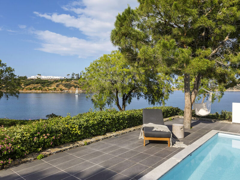 Minos Beach Art Hotel