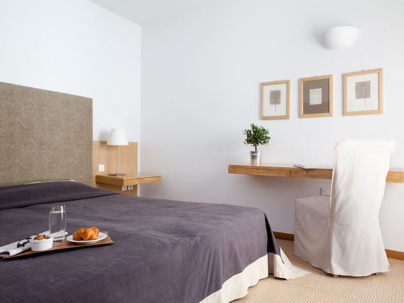 Minos Beach Art Hotel