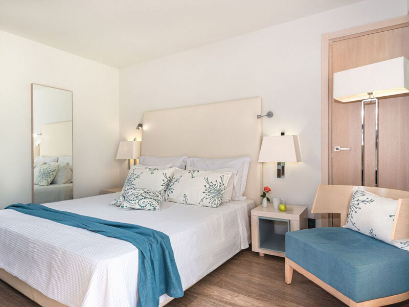 Minos Mare Royal