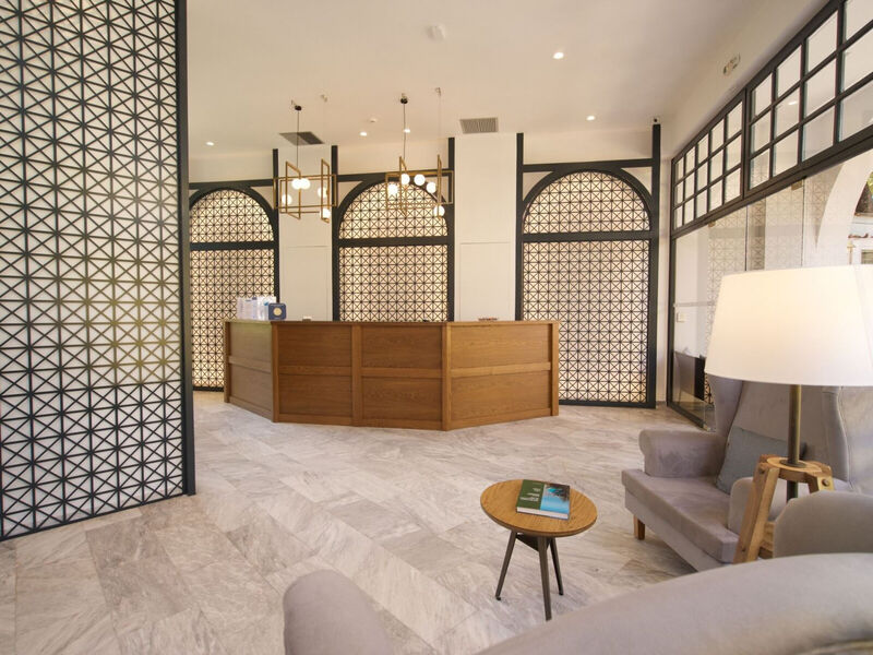 Mirabel City Center Hotel