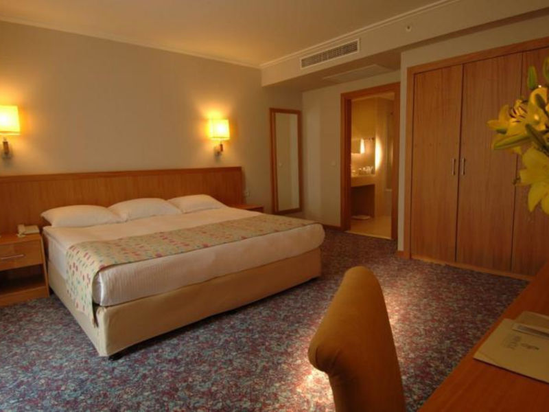 Miracle Resort