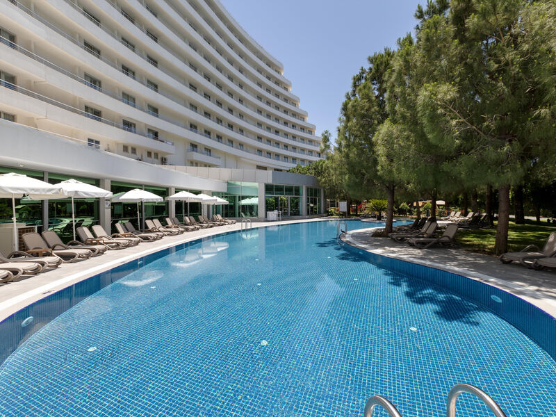 Miracle Resort