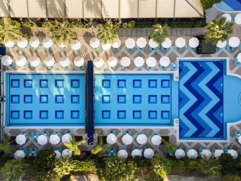 Miracle Resort