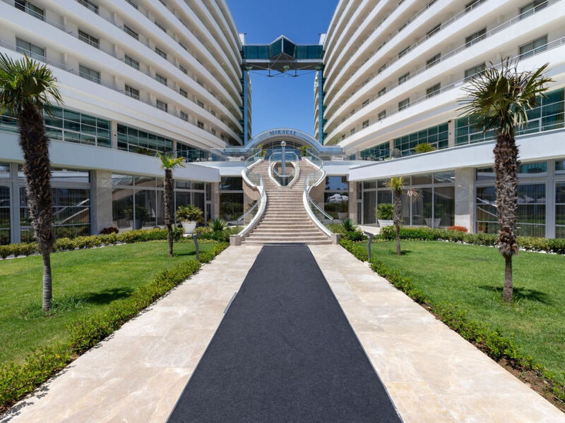 Miracle Resort