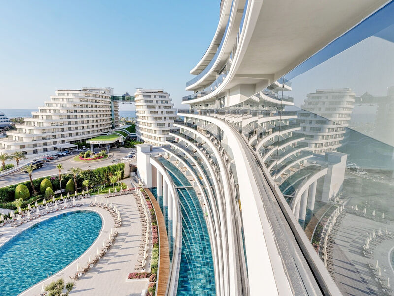 Miracle Resort