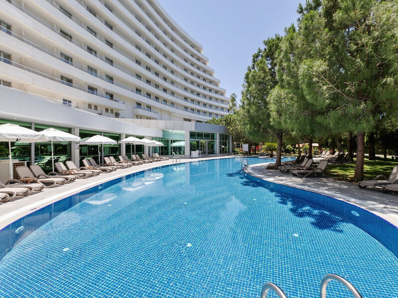 Miracle Resort