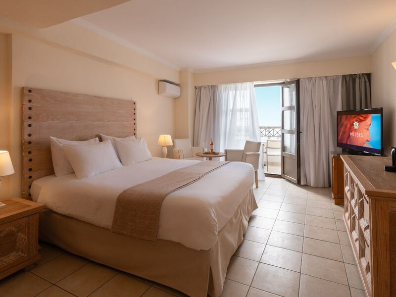 Mitsis Petit Palais Beach