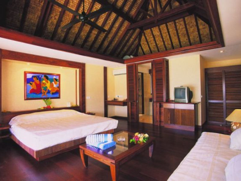 Moorea Pearl Beach