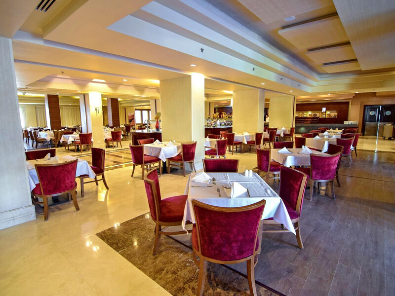 Mövenpick Waterpark Resort & Spa Soma Bay