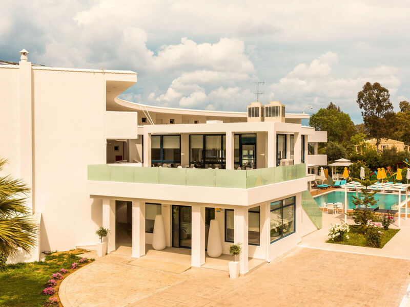 Nasos & Resorts