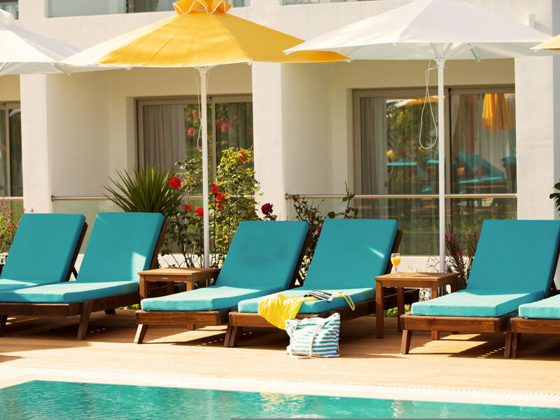 Nasos & Resorts